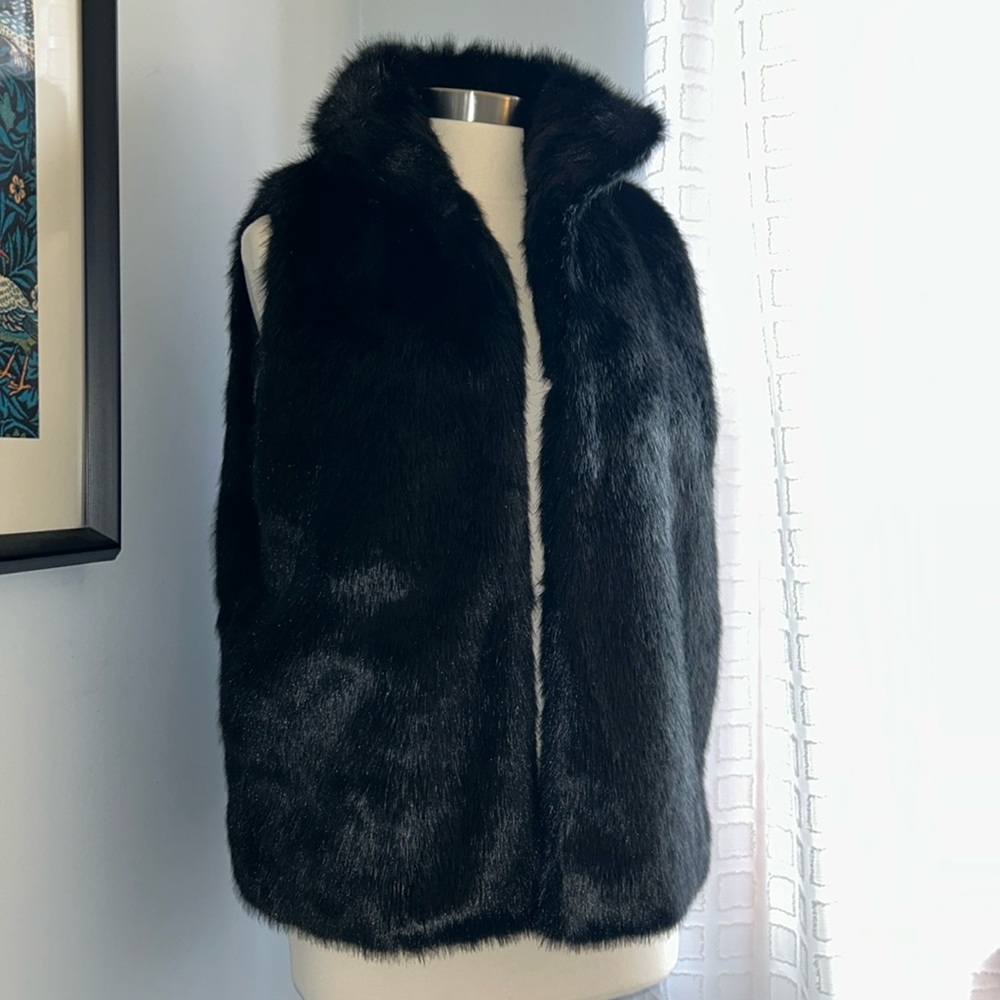 Renvy Black Faux Fur Vest OS